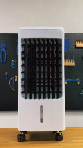 Clima ideal o ano todo? Temos! O Climatizador de Ar Portátil 5 em 1 da Britânia é tudo o que você precisa para refrescar o ambiente com praticidade e eficiência. E o melhor: vem com controle remoto pra você ajustar tudo sem sair do lugar! 🛋 Acesse o nosso site e busque por: BCL05FI-110V . #climatizador #britania #eletroportateis #casa