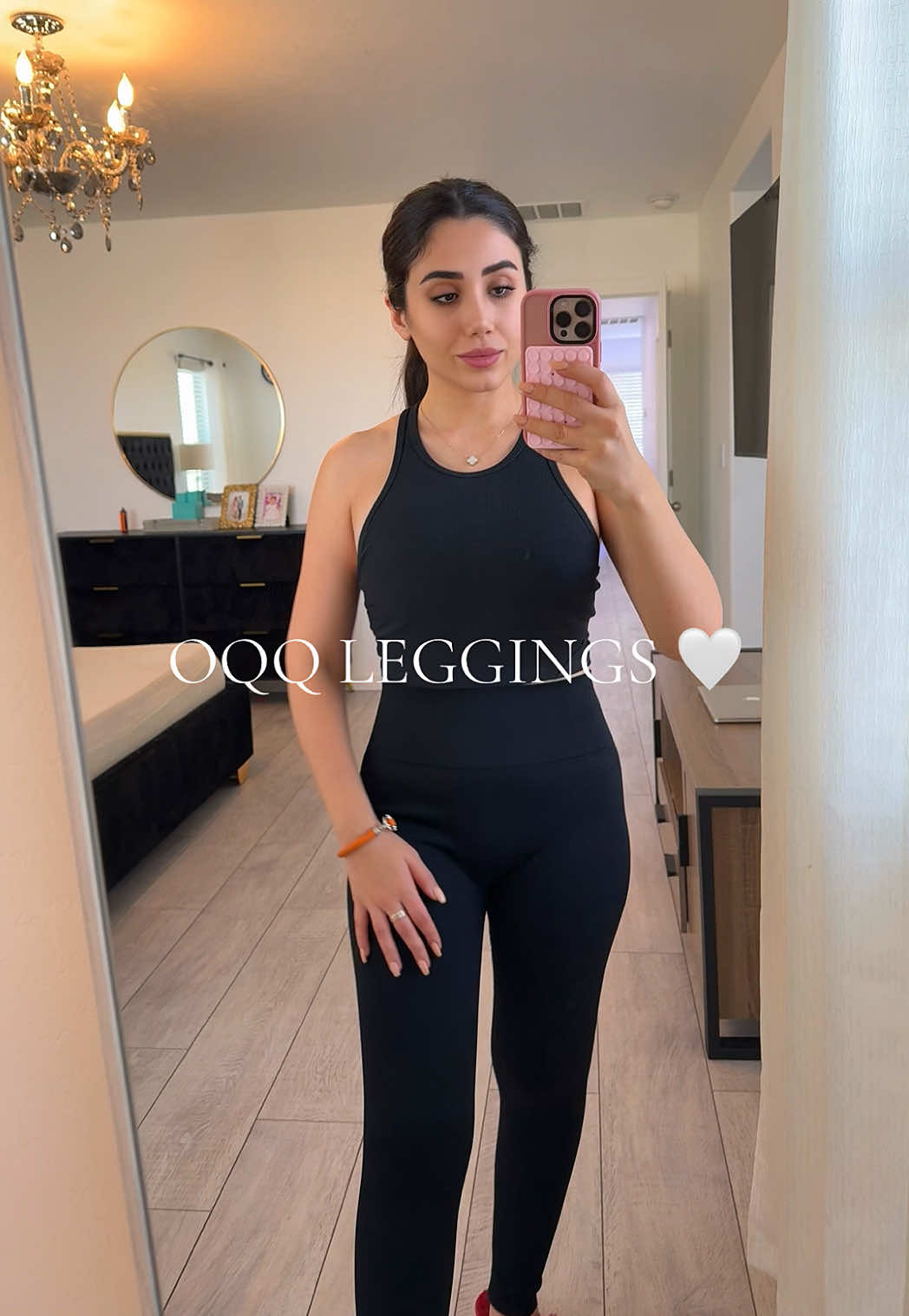 ✨ Turning heads in every step 👟🍑 🔥 Fitness • Fashion • Confidence 💪 Just a girl chasing gains in cute leggings ⬇️ Shop my favorite looks! #oqqsports #oqq #oqqfashion #oqqlegging @O QQ 
