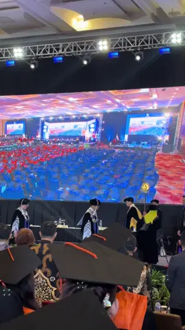 Wisuda yang bener #wisuda #mercubuana #wisuda2025 