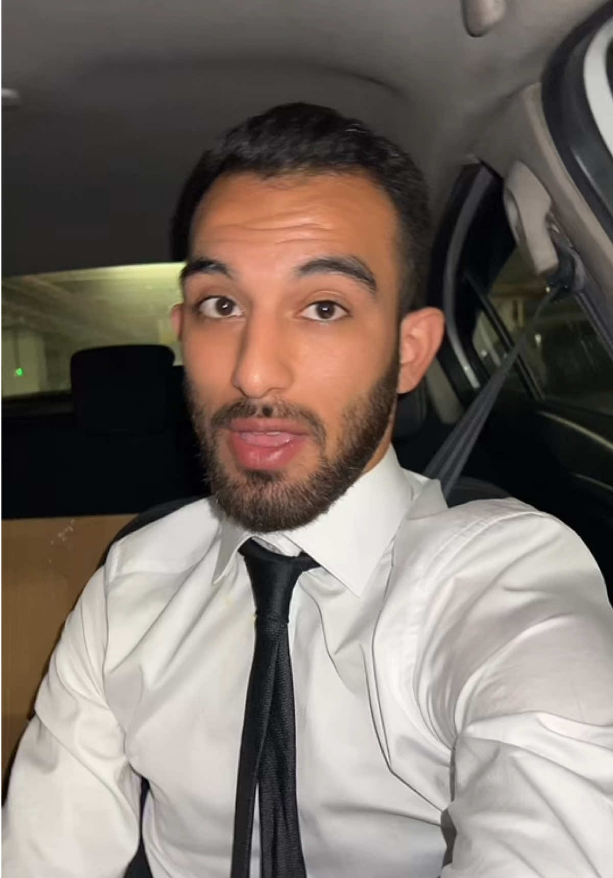 🤵🏻‍♂️🤍#دكتور_غزو #LearnOnTikTok #explore #fouryou #fyp #اكسبلور 