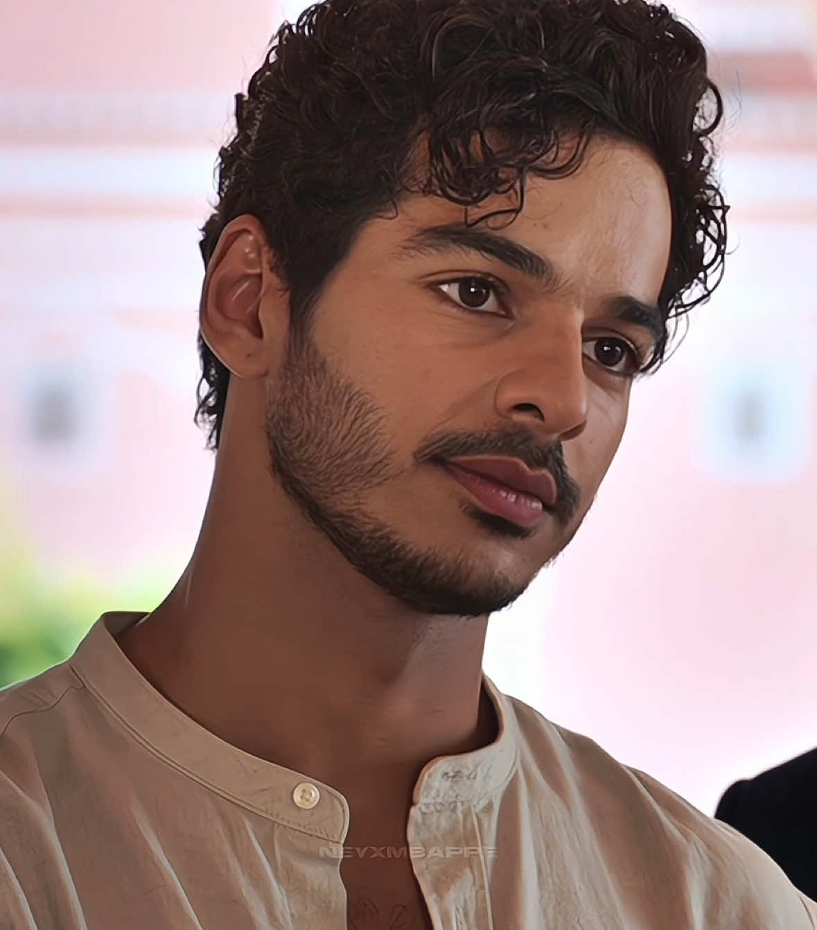 since when did he have such a glow up😭 | sp: shanascenes #ishaankhatter #theroyals #malang #bollywood #ishaankhattar #foryou 