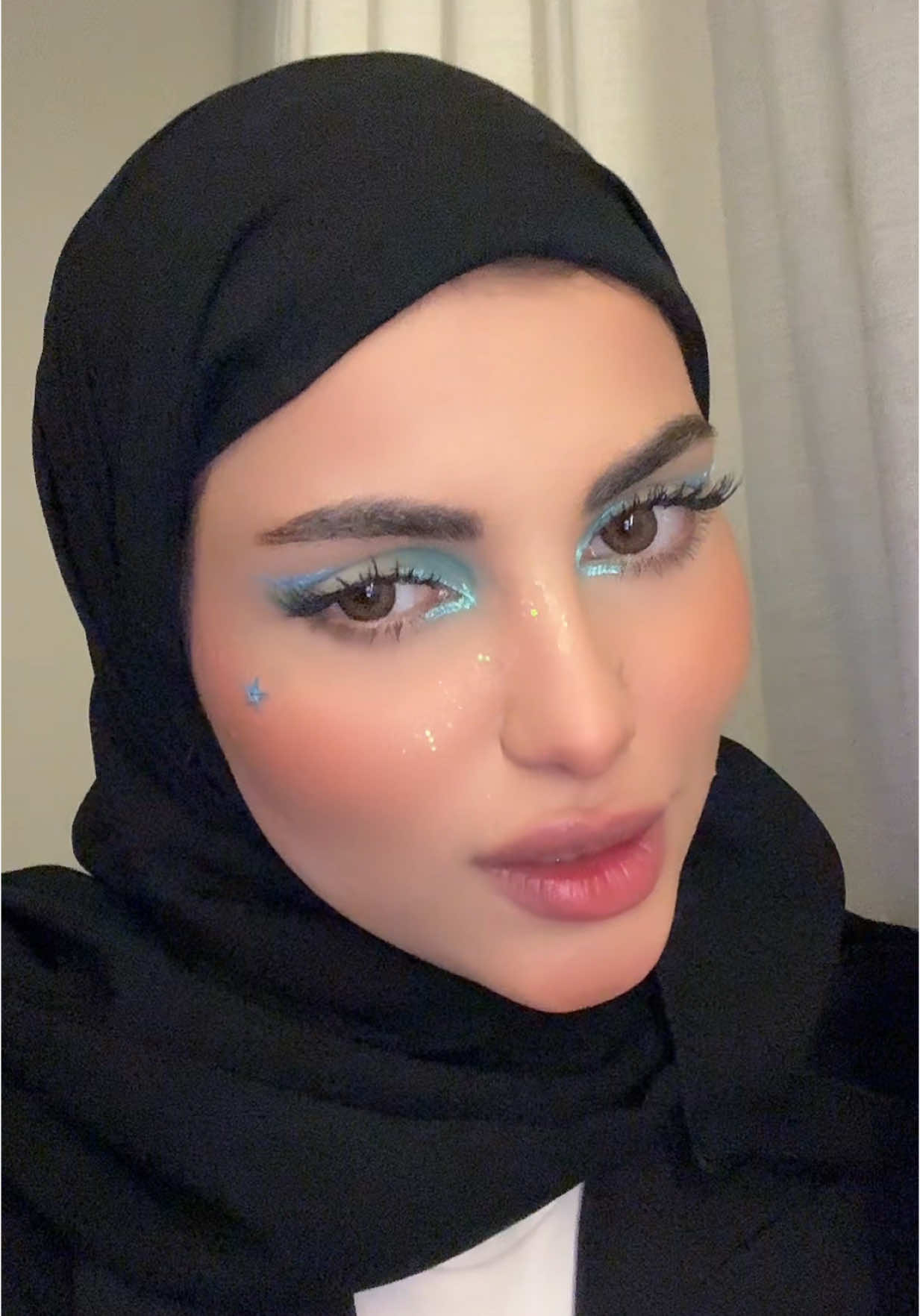 عدساتي اوبال من @عدسات لنس مي 🤩 صارت متوفرة بكل مكاااان  #fypシ゚  #foryou  #كادي_الجريسي  Ad  #makeup #الصيف #fypage 