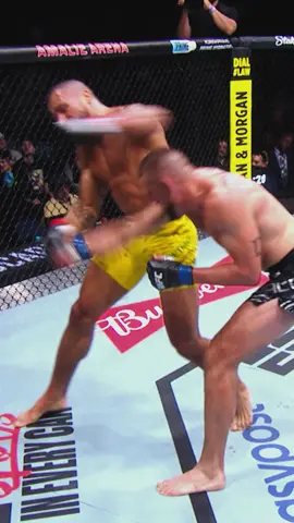 Dustin Jacoby put on a show in his last trip to the Octagon 👊 #UFC #mma #dustinjacoby