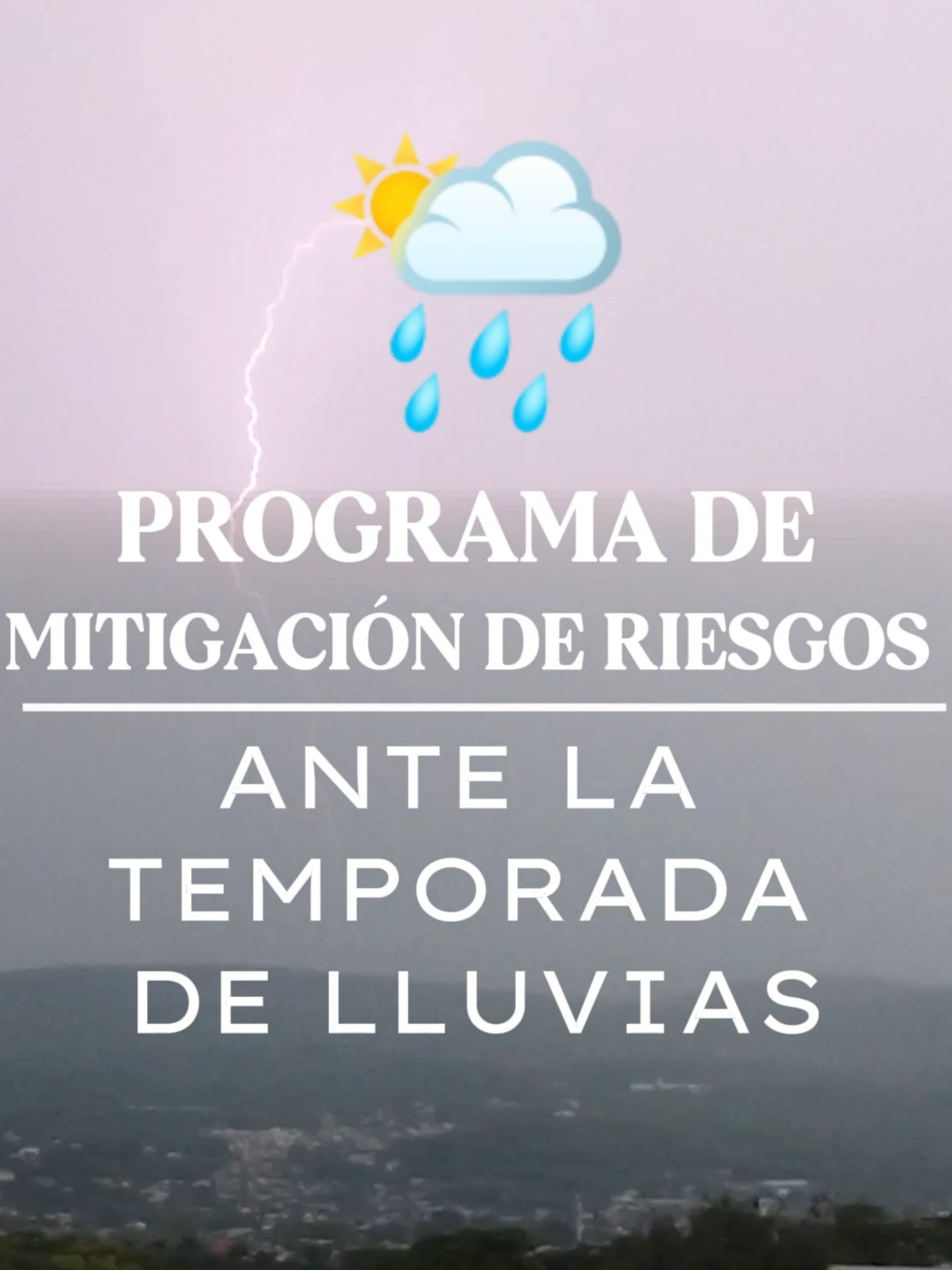 Como parte del programa de mitigación de riesgos ante la temporada de lluvias, esta Secretaría, en coordinación con diversas áreas del Ayuntamiento, lleva a cabo podas estratégicas en puntos clave de la ciudad para prevenir incidentes y salvaguardar a la población. #tuxtlagutierrezchiapas #quevivatuxtla #temporadadelluvias #prevención