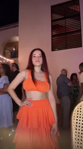WASSUP 💋 #beso #kiss #babymiko #youngmiko #republicadominicana #zonacolonial #coctel #cocktails #outfit #baile #paratiiiiiiiiiiiiiiiiiiiiiiiiiiiiiii #fyp #pelirroja #peliroja❤️👩🏻‍🦰 