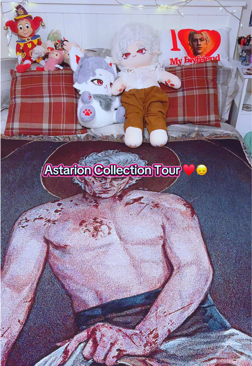 Finally had to show my collection, can’t wait to see it grow more! Artist instas are below; Top row: @h0lyhandgrenade925 @cranitys ??? @kroovv ??? @saturnberries_ @yellosho.arts @cryptidjak Second row: @ccc.ling @zarahartist @seiorai ??? @madujune_ @khermsart @m_maf_f @princepuca @m_maf_f Third row: @crystalvfae @ronnieaintavampire @lessaselig @kowaikawaiionline @comfortyart @milkoe @bloodoathlilith Fourth row: @galacticjonah @velisveilka @noxarcanaart @ginavampina @zarahartist @ccc.ling Fifth row: @krzchn_ @m_maf_f @khermsart @beefbedd @artbysarahmason @newev_ ?? Keychains: Tassel: @yanaintiart Side Profile: @paulinaklime Sparkly: @milkoe Pleading: @tonestarr Blood: @zarahartist Dagger: @h0lyhandgrenade925 Little: @j_amatus Cat: @seiorai Cat Standee: @tonestarr Happy standee: @saturnberries_ Plushie: @waste__cat (twt) Tapestry: @_mimimauri Scroll: @newnewsha  #astarion #art #baldursgate3 #bg3 