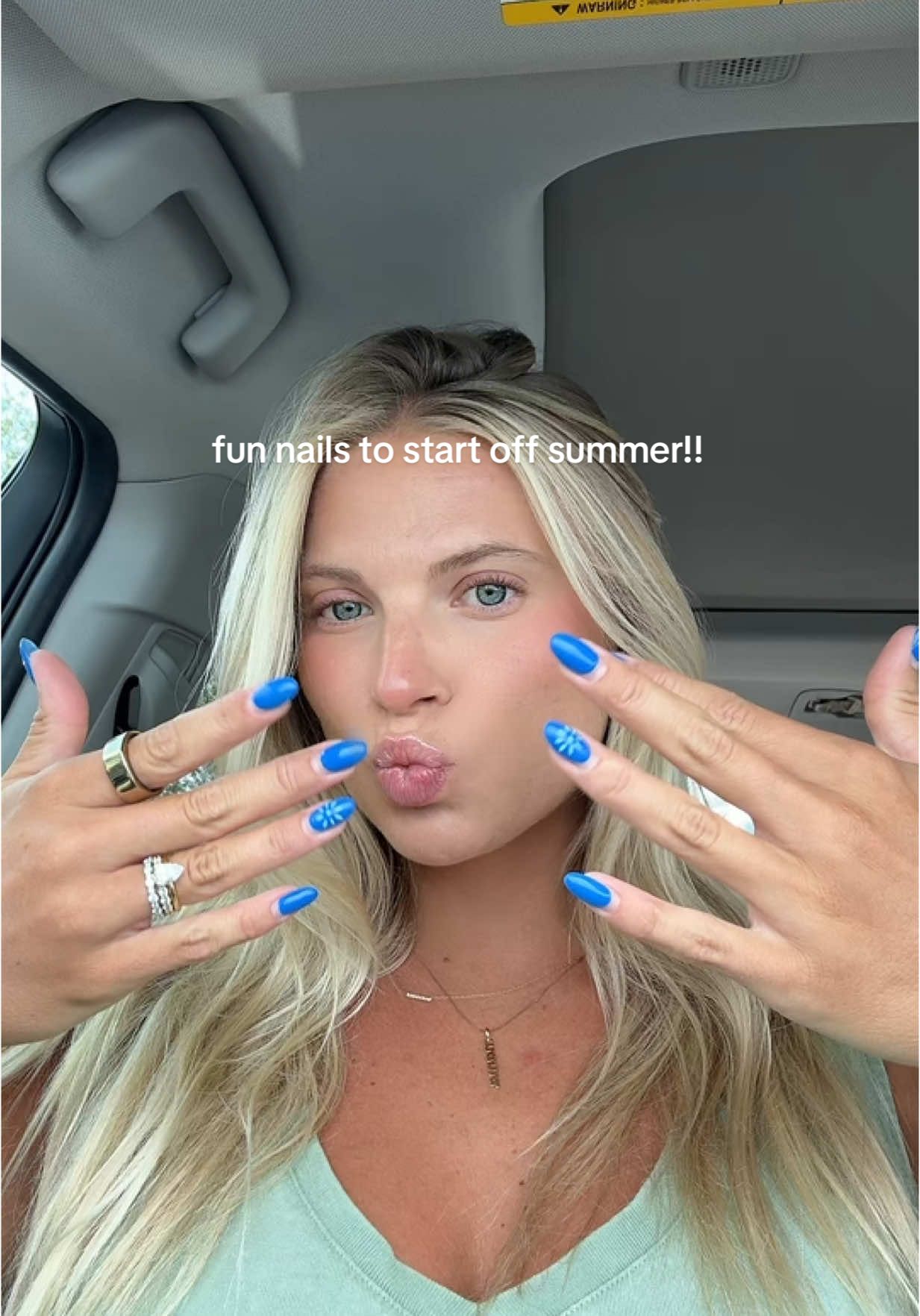 just me trying to be a cool mom🤭💚🤰🤪  #pregnant #ftm #nails #nailday 