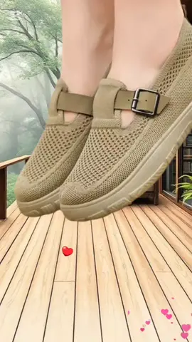 Sepatu sneakers slip on wanita kasual harga kisaran Rp 156.990. #sepatu #sepatusneakers #sepatuwanita #sepatuslipon #sepatukasual 