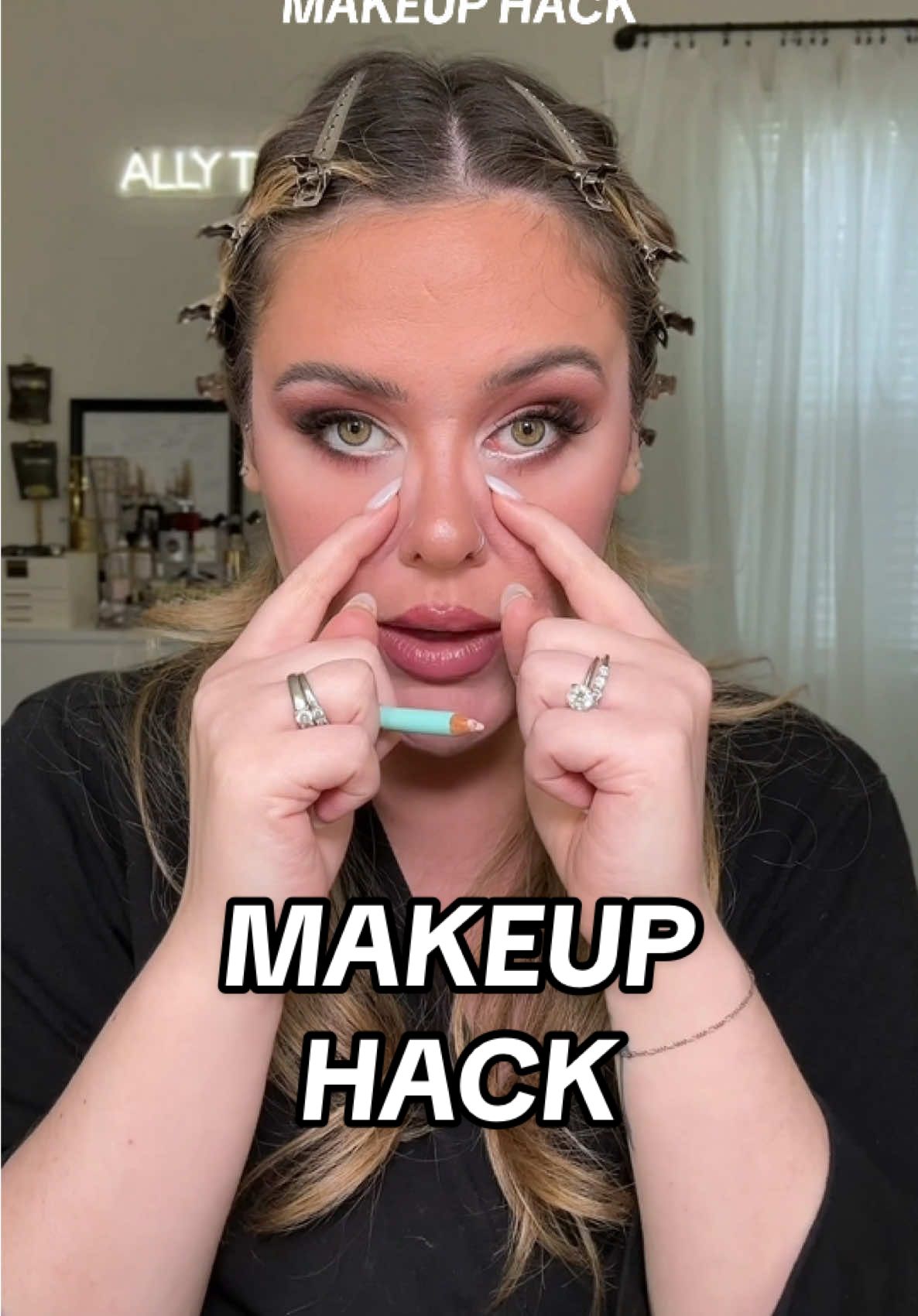 makeup tip for a lifted look #makeuptips #beautyhacks #makeuptipsandtricks #beautytips #howto #makeup #beauty #makeupforbeginners #makeuphacks @Sweed Beauty 