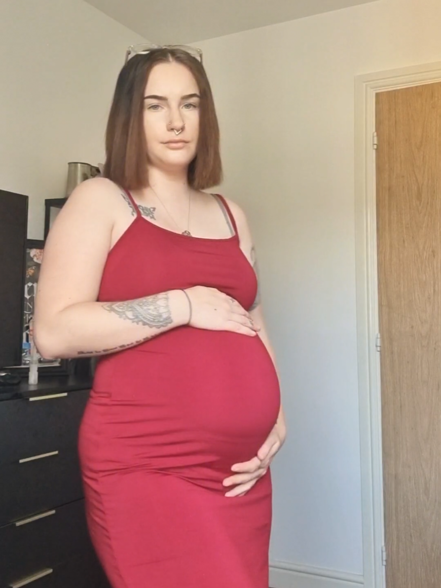 Pregnant girlies, what are we wearing this summer? ☀️ i fear we'll overheat 😭😅 #summerpregnancy #maternitydress #fyp #thirdtrimester 