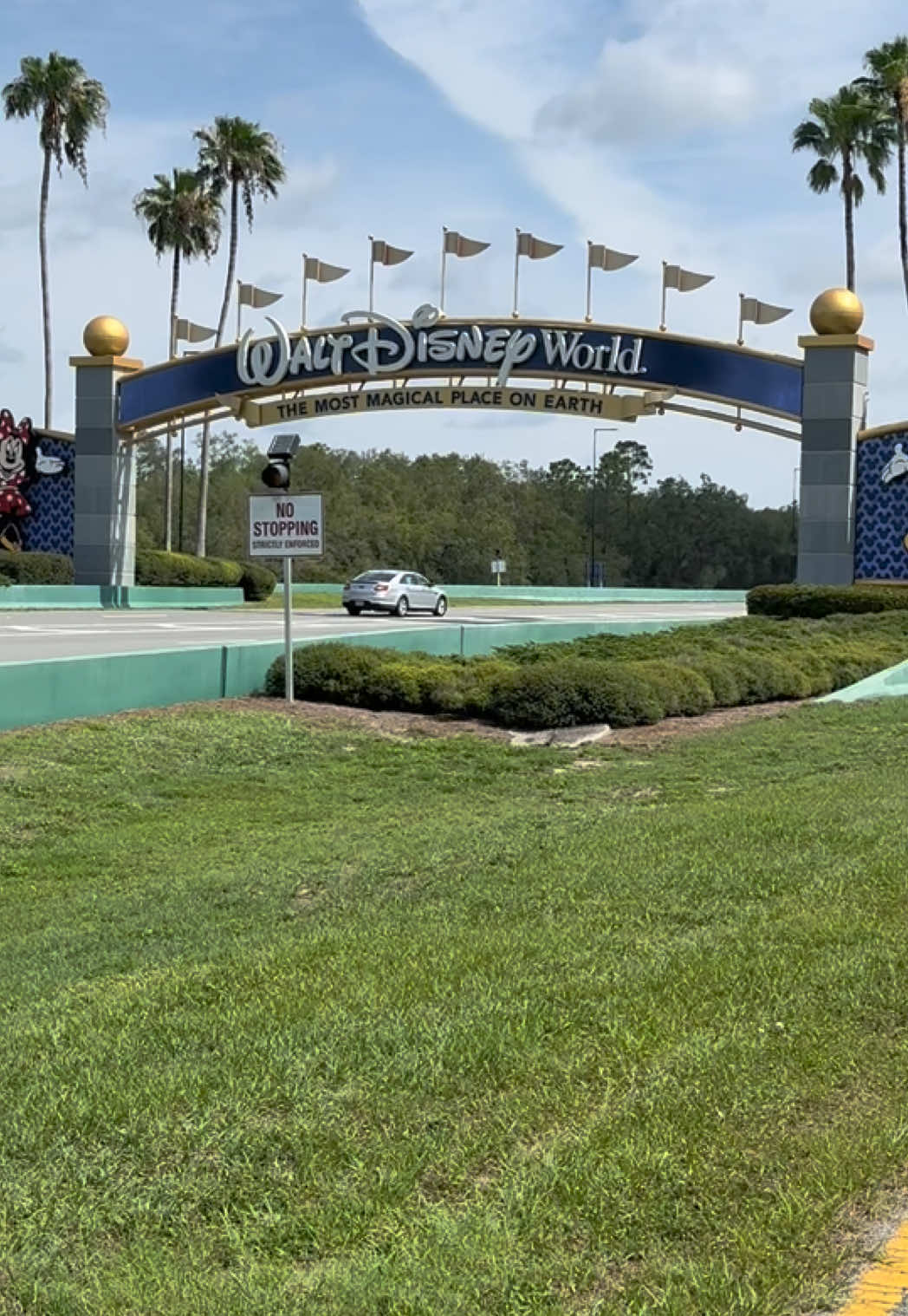 Come spend the day at Disney with us! Summer is already off to a great start 🦓🦧🐅🦒🥰 #thedurrancefamily #thedurrances #disneyworld #animalkingdom #Summer #summervibes #sahm #boymom 