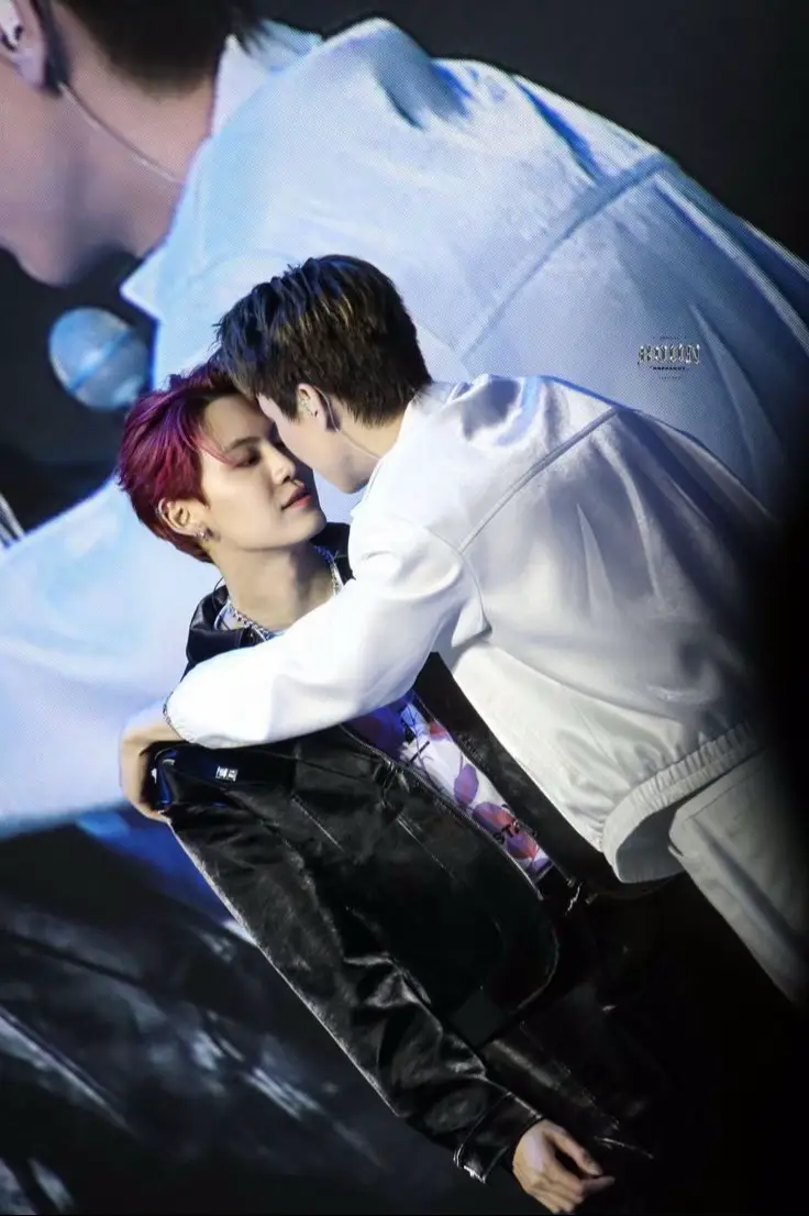 Just kisss ~ 🥹🫠 #bounprem #prem #prem_space #bb0un #bounnoppanut 