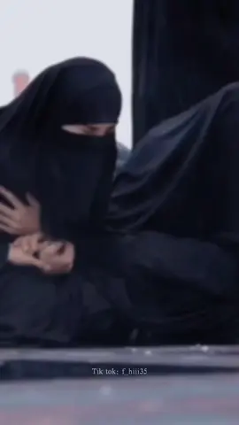 فقدان الأب يحفر ثقباً في الروح لا يجبر مهما كانت الأيام والسنين.