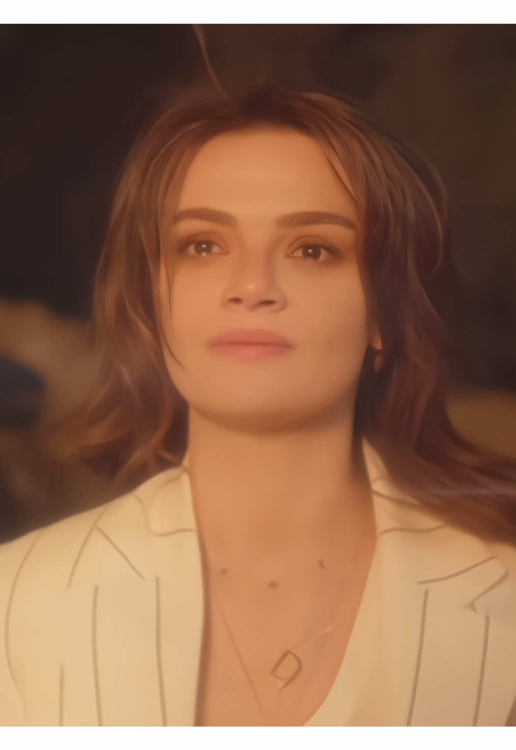 Had to edit this scene again, she carries too much aura #uzaksehir #uzakşehir #cihanalbora #ozanakbaba #alyaalbora #turkishseries #fyp 