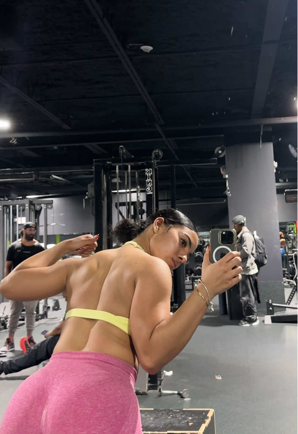 🌸It's here! My Slay for Summer 6-Week Challenge is officially open for enrollment!🌸 I've been pouring my heart into this program to help you feel strong, confident, and proud of the woman you're becoming inside and out. This challenge is perfect if you want to build strength, tone your body, boost your energy, and feel good without the pressure of extreme diets or spending hours in the gym. Here's what's included: 🌼A full 6-week workout + meal guide 🌼Step-by-step video tutorials to guide you 🌼A private community of like-minded women to hype you up and keep you accountable This isn't just another fitness program. It's a space for you to grow, glow, and build habits that actually last. I've used this exact approach in my own journey, and now I want to share it with you. We start June 16th, and l'd love to have you in the challenge. Let's do this together 🌸Spots are limited - click the link in my bio to join!💕