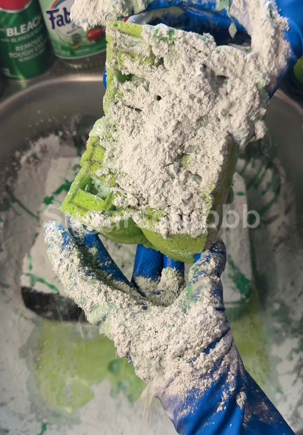 TWIN COLLAB 💚🍀✔️📞  w my fav @GoodnightSqueeze we both decided to squeeze with some of the twinsie sponges we both have 🌟 plus also taking a combo from each others pages and recreating 🫦 I chose this yummy 🍋‍🟩🍏🍬🥝 apple + lime combo 🍡 thx for yet another collab honey⚡️  #spongesqeezing #asmrspongesqueeze #cleantokasmr #asmrspongesqueezer #asmrspongesqueezing #asmrspongesqeezing 