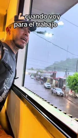 Cuando voy para el trabajo y está lloviendo 