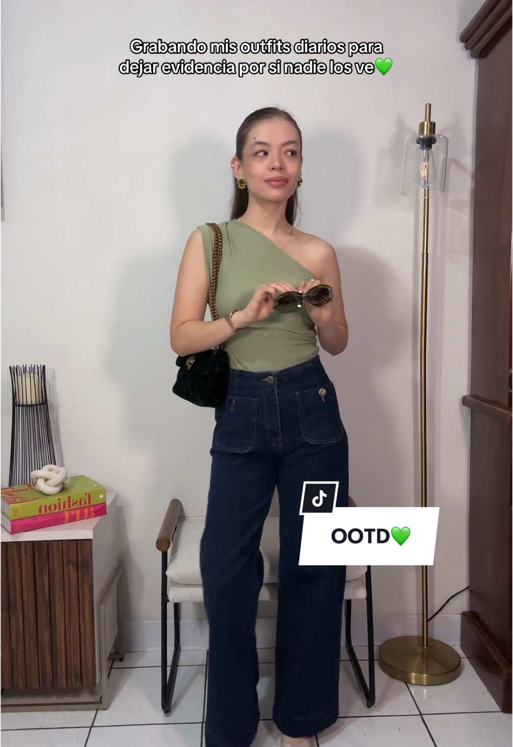 Grabando mis outfits diarios para dejar evidencia parte 12, con este look fui a una fiesta de niños🎁 ¿qué les pareció? #OOTD #outfitoftheday #inspooutfit #fashion #moda #colorfuloutfit #modafemenina #outfitstyle #girlyoutfit #comfyoutfits #jeansoutfit 