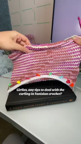 current obsession 🥰🥰🥰 Have you tried Tunisian crochet? #crochetideas #crochetpattern #crochet #tunisiancrochet #yarn 