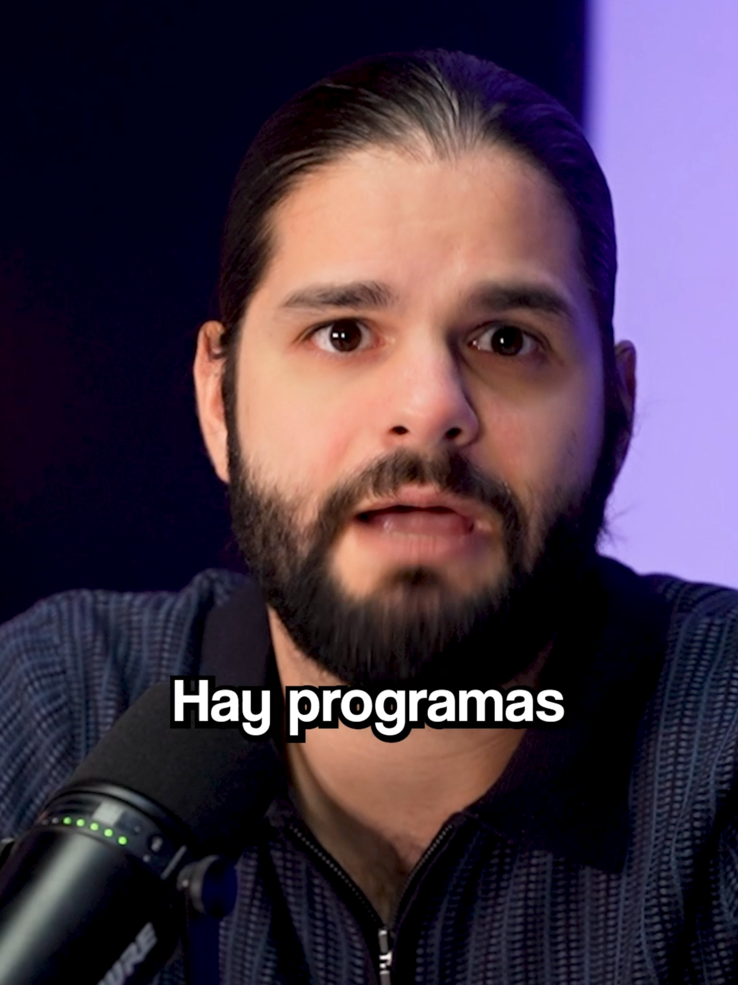 Hay programas que se quedan ligados a momentos clave de nuestra vida: ese especial de navidad que veías con tus papás, los capítulos que esperabas con emoción junto a tus hermanos, el personaje que te acompañaba después de la escuela, o esas películas que comentabas con tus amigos.  Sígueme aquí @faridieck para más relatos y reflexiones.
