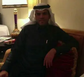 ‏والى طرت لي والهموم افواج جريت الونين ‏والى تذكرت الطريق الصعب غنيت يخسا ‏اشغـّل الفكسار دون شعور ويحذِف ميــّتين ‏ولا أحس إلا بدون شعور قد طفت الحسا ‏لاتسألوني وين خلوني كذا من دون وين  ‏قلبي دليلي لو يطول الدرب ويطول القسا ‏وان كان شفتوني حزين وحافظ السر الدفين ‏خايف لجي منّي وكيفي علك فحلوق انجسا ‏به حاجتين الناس تكرها مع انها حاجتين ‏الموت من ضيم الدهر والموت من كيد النسا #شعر #explor #f #fyp #سالم_جخير 