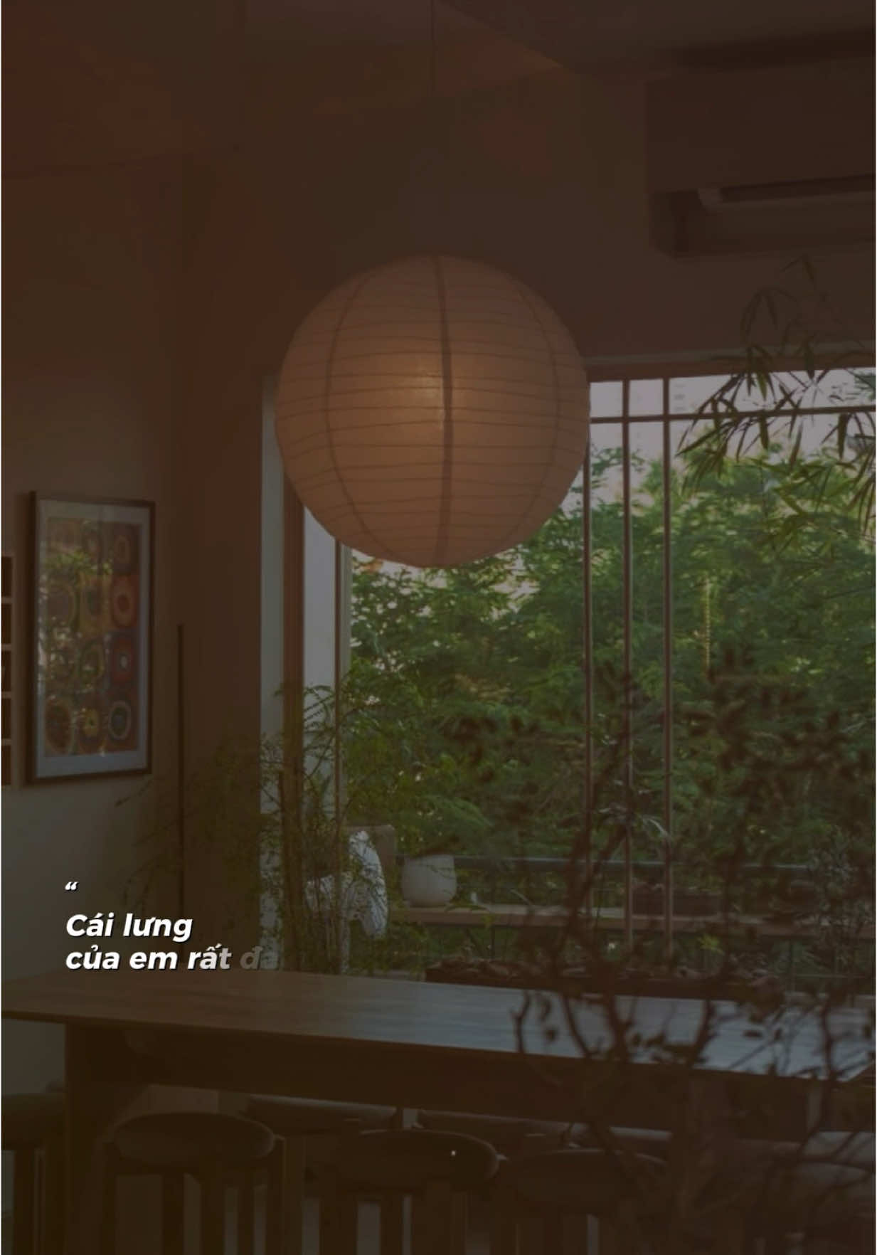 cái lưng của em rất đau…