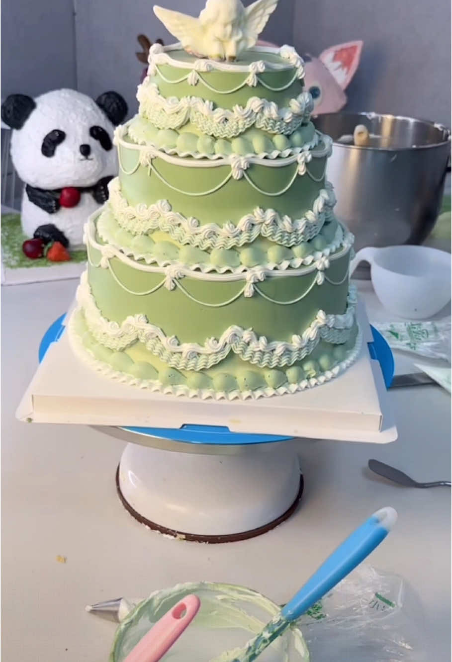 1min cake time #fyp #cakefrosting #cakelearning #cakedecorating #caketutorial #3layercake 