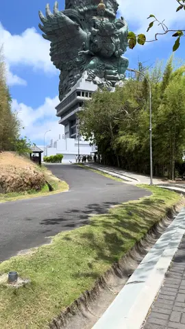 patung tertinggi didunia nomor 3 #bali #wisatabali #sewamobilbali #gwkbali #garudawisnukencana #fyppppppppppppppppppppppp 