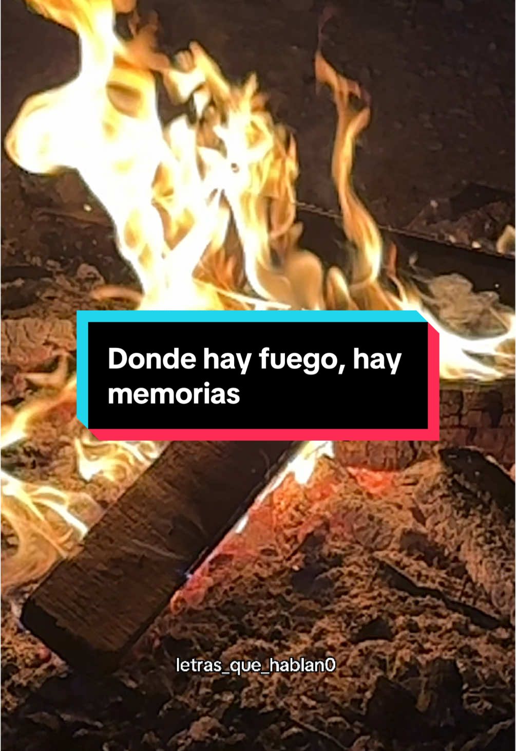 📖 Sigue la cuenta @letras_que_hablan0 para descubrir frases que sanan, canciones que despiertan memorias y letras que hablan cuando tú no puedes. #FrasesDelAlma #ReflexionesNocturnas #LetrasQueHablan #FuegoInterior #RecuerdosQueArden #SanarEsArte #PalabrasQueSanen #TikTokPoético #PoemaVisual #NocheDeFogata #HealingQuotes #RecuerdosVivos #MusasDeMedianoche #FuegoYMemoria #TikTokLatino #ViralesTikTok