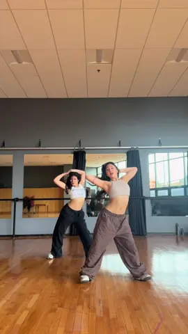 @Kiana luv this choreo 🌟 w my sis @Kayla 💗