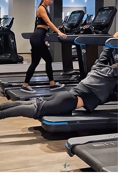 Crazy Treadmill😂😂#fyp #scared #funnyvideo #tiktok #grazy #treadmill #fail #funnymoments #gym #😂😂😂 #tiktok #funnyprank #trending #usa 