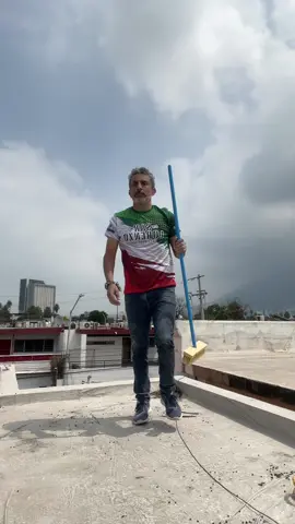 Yo en el trabajo.!☝🏽😎 #coachmikermz #animooooo #miguel52 #fyp 