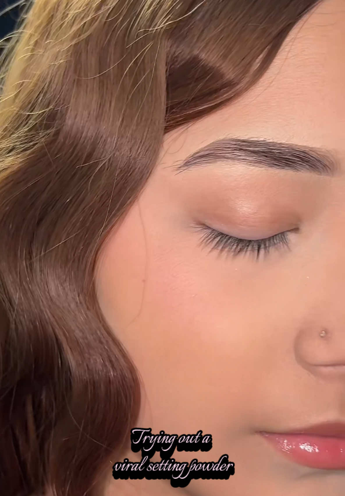 Go get yours from my showcase🎀@carslan_us #neydi_r2 #carslan #flawlesspowder #viral #settingpowder #longlasting #makeup #beauty #onyourpage #parati #makemefamous #ilovemybf 