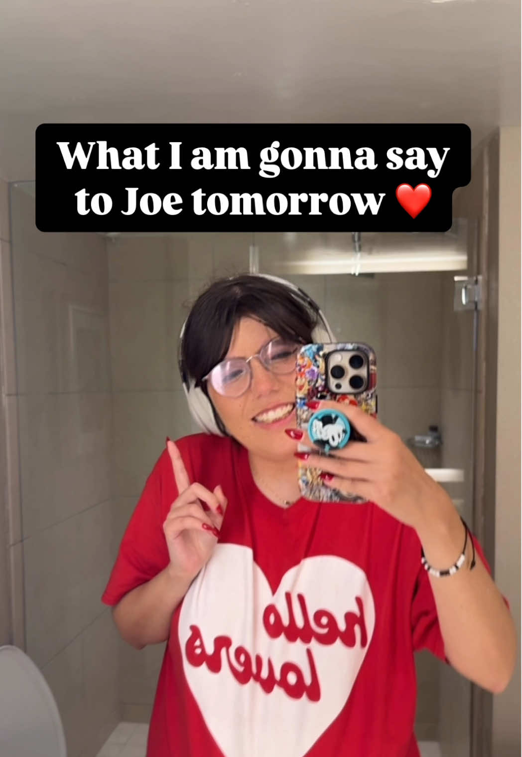 I CAN’T BELIEVE ITS HAPPENING 😭😍 #JoeJonas #CDSigning #MusicForPeopleWhoBelieveInLove 
