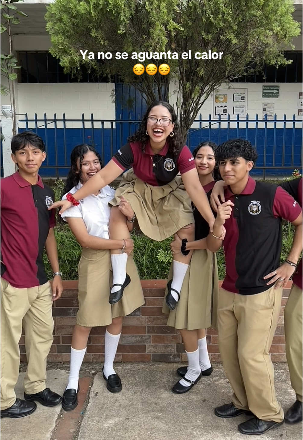 @Aleeee @Vale @Fuentes @ninani #Amigos#prom#puchaina #pusey#potaxies🥑 #potaxie #elsalvador #humor #calor 