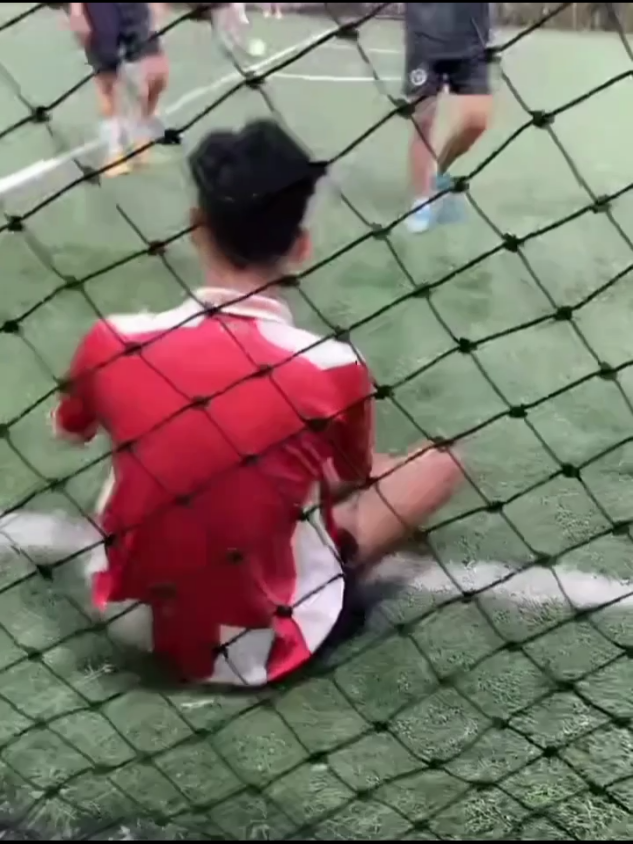 Pov: nemenin mas pacar main bola#batiksolo #masbatik #batiknawilis #masrayen #fypシ゚ #fouryou #4u #xzycba #fyppppppppppp #fypdonggggggg #fypyatiktok 