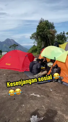 Pemesanan guide porter dan paket trip hub :085865501013 #pendakigunung #merbabuviasuwanting #pendakicantik #pendakifomo #pendakigunungindonesia #pendakisantuy #merbabu #porter #guide #merbabumountain 