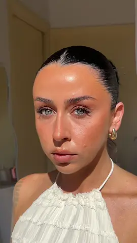 dewy bronzey glam 🤍 #glosskin #makeupartist #fyp #SmallBusiness #goldcoastbeauty #BeautyTok 