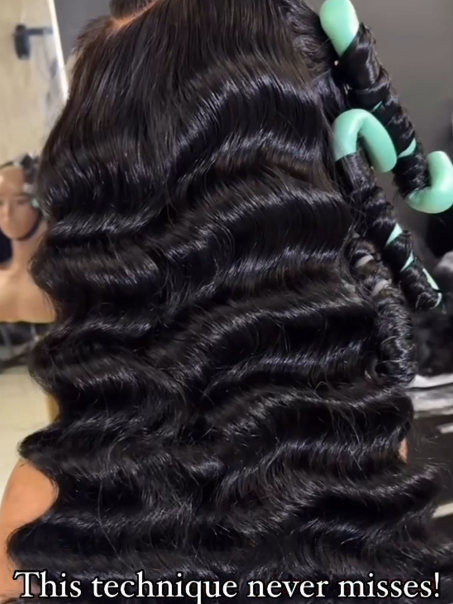Sis, what other tips do you want to know about wigs?🤔🤔wig link in my b!0 #allovehair #wiginstalls #blackgirlmagic #tutorials #foryou #luxury #trends #graduationgift #graduationday #graduation #graduationseason #interview #tiktok #loosedeepwave