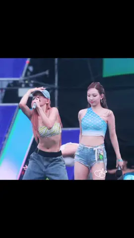 #twice #nayeon #julie #magic #waterbomb #fancam #once 