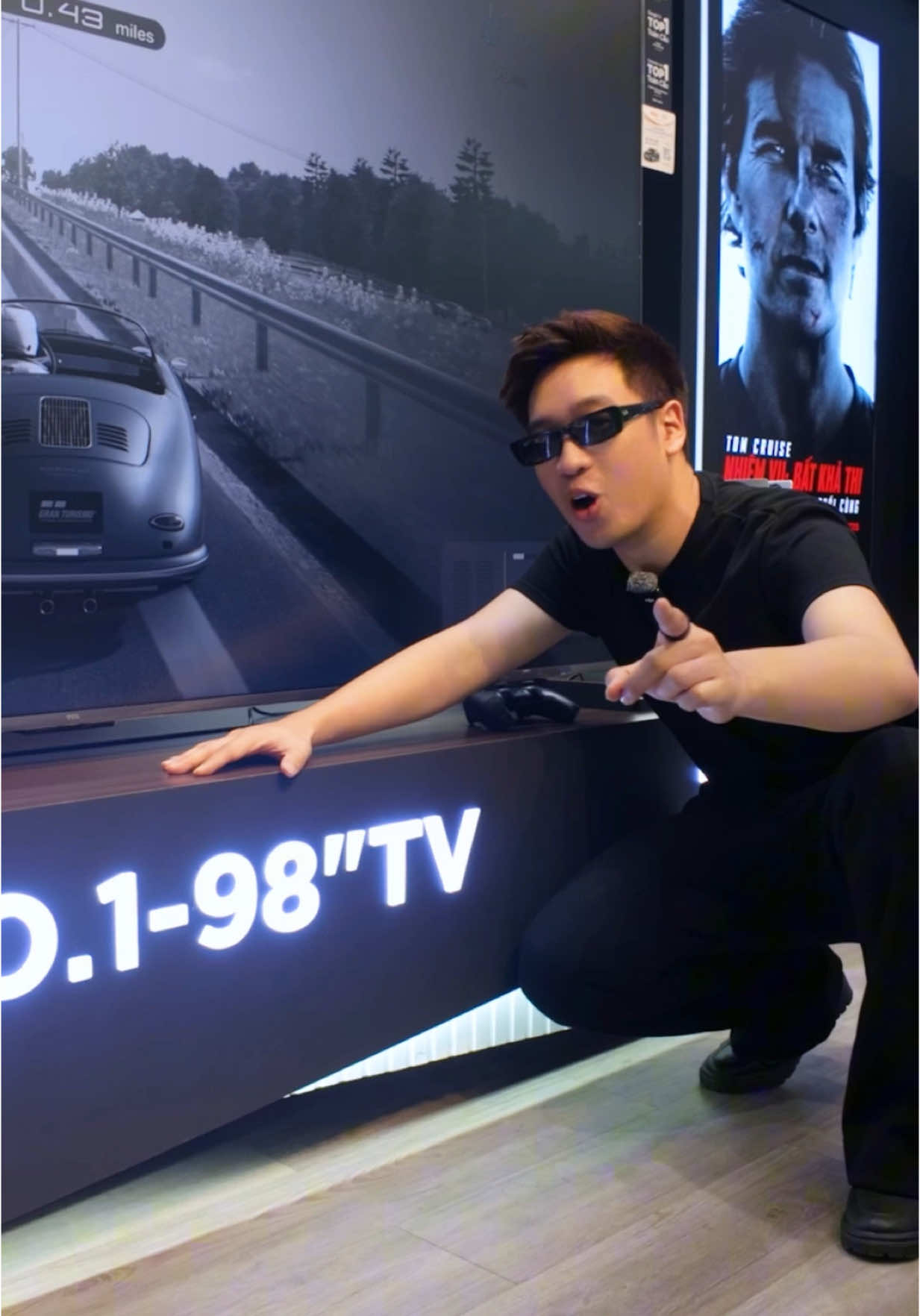 Tivi khổng lồ của TCL cho anh em làm rạp tại gia! #LearnOnTikTok #Novagr #ThanhCongNghe #education #TCLVN #QDMiniLED #Sangbungkhoanhkhacchienthang