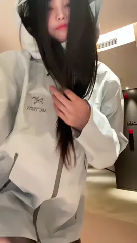 猜猜媽媽今天穿的什麼褲子 #黑絲 #fashion #outfits #dance 