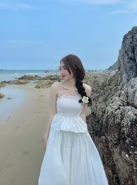 Cái gì mà tung váy lên vậy tr :)))