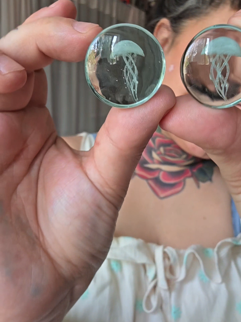 cute little jellyfish plugs♡  @akakbodyjewelry  #akakbodyjewelry #bodyjewelry #plugsandtunnels #stretchedears #stretchedlobes #plugs #glass #jellyfish 