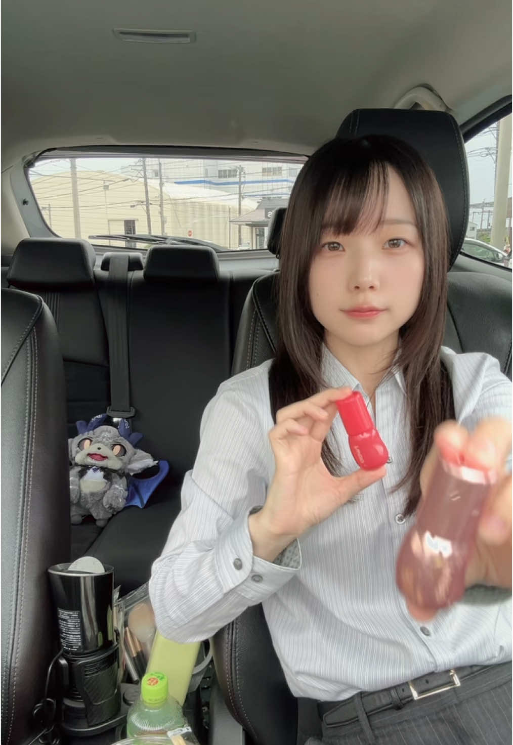 ループ出来てる？ fweeのリップ気に入ったので2色追加購入したことをループしながら見せるアラサー女、今度塗ってみる！今日も冷製パスタ🍅