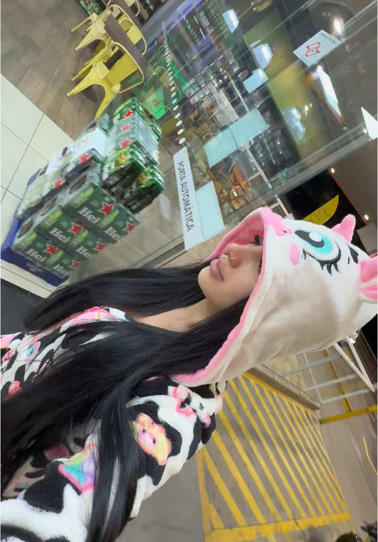 uma 🐮 no posto de madrugada 