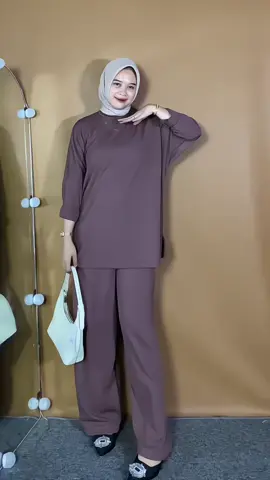 Untuk bepergian yg santai cocok pake oneset gini, nyaman satset menghemat waktu bgt🫶🏻 #oneset #onesetoutfit #onesetknit #onesetkekinian 