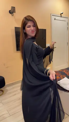 Heheh  😈🙈 I don’t know the lyrics 🙈