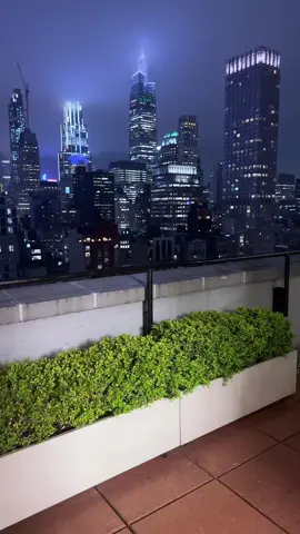 New York dream night ##newyorkcity##nyclife##fyp##empirestatebuilding##timessquare##nyc##newyork##manhattan