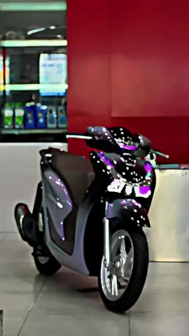 Lên em Sh 2025 xám tím màu mới chỉ từ 15🍠 dắt xe #xuhuong #xetragop #xenhậpkhẩu #honda #TikTokAwardsVN #xeđộkiểng #viral #fyb #xedovietnam #sh125 #sh125i #sh150i #sh160 #sh2025 #shdokieng 